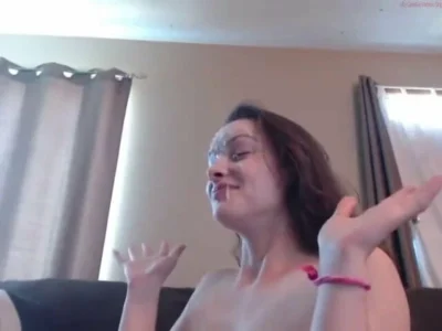 AMATEUR WEBCAM – DOGGY & MASSIVE FACIAL