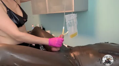 Hanna Engels – Rinsed and Wanked! Martina’s Monthly Examination