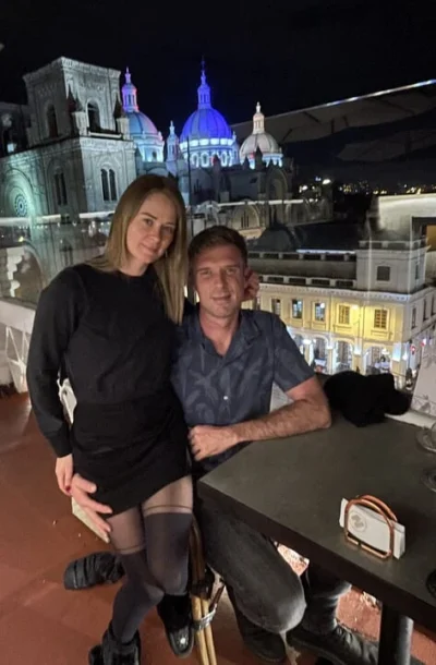 Passionate horny couple can’t keep their hands off eachother