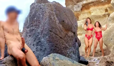 TWO PERFECT FIT BODY GIRLS AT THE BEACH…